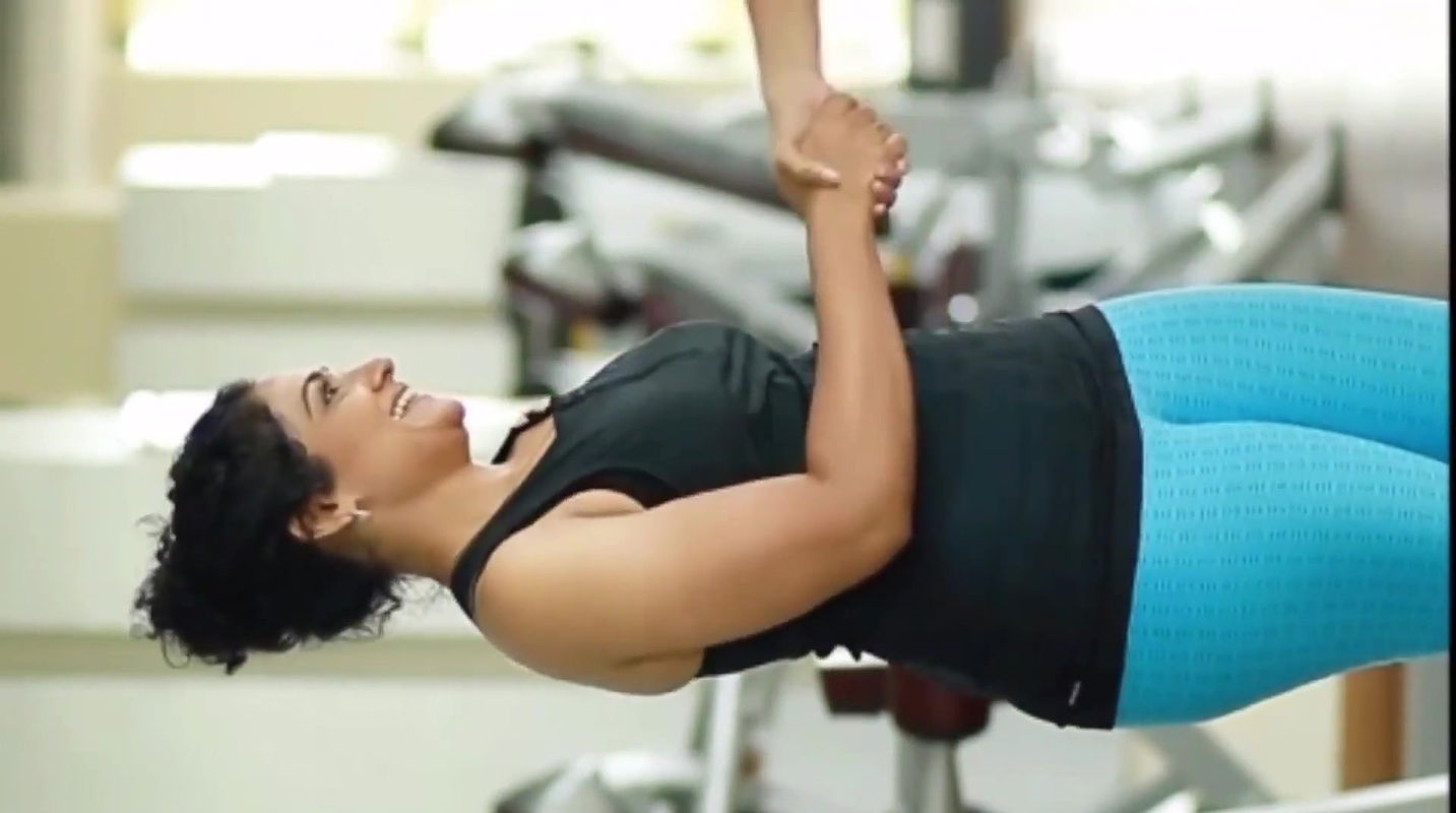 Meera vasudev hot, kudumbavilakku serial actress hot