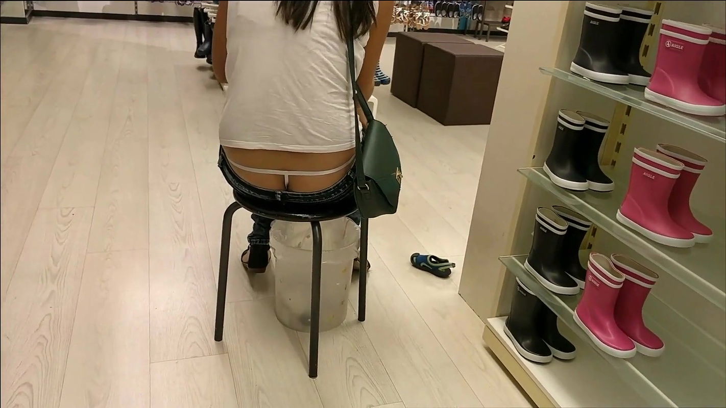 Thong and ass show in shoe store