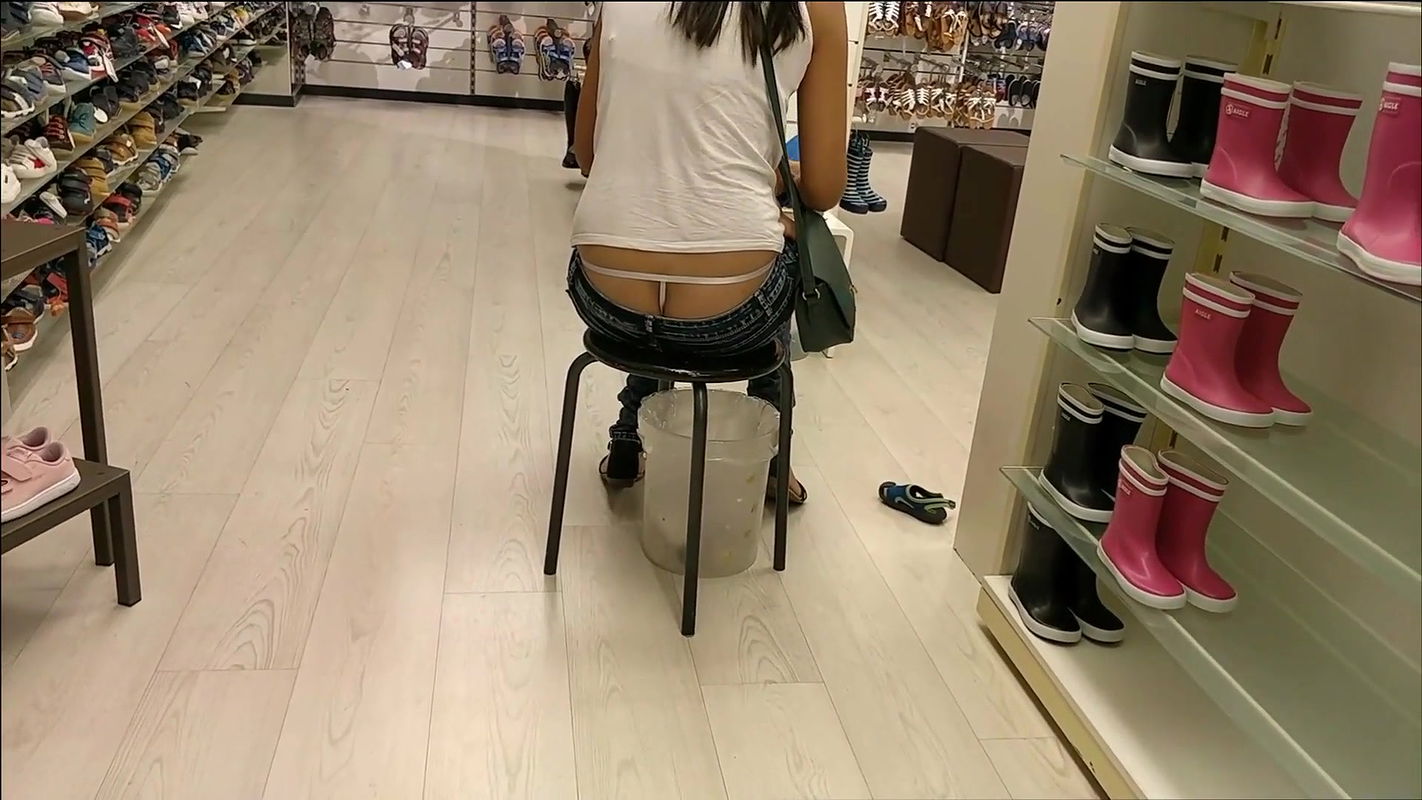 Thong and ass show in shoe store