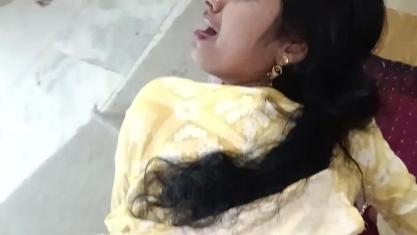 Sexy Bhabhi Ghar per Akeli Tha Mai Jakar Bhabhi Ki Gand Chudai Ki