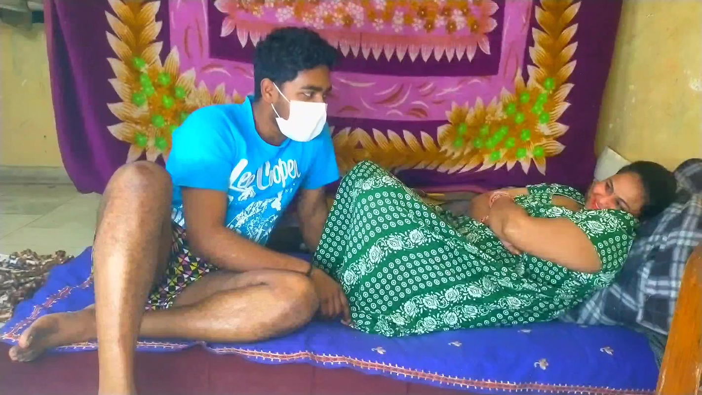 Badi Ko Ungli Karte Hue Pakda Zor Zor Se Choda Full Chudai Desi Style