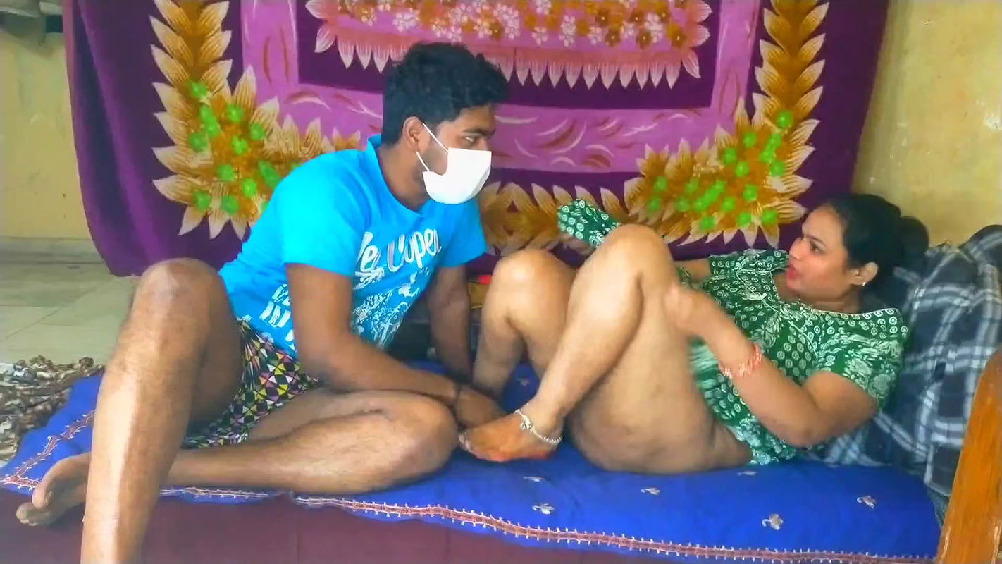 Badi Ko Ungli Karte Hue Pakda Zor Zor Se Choda Full Chudai Desi Style