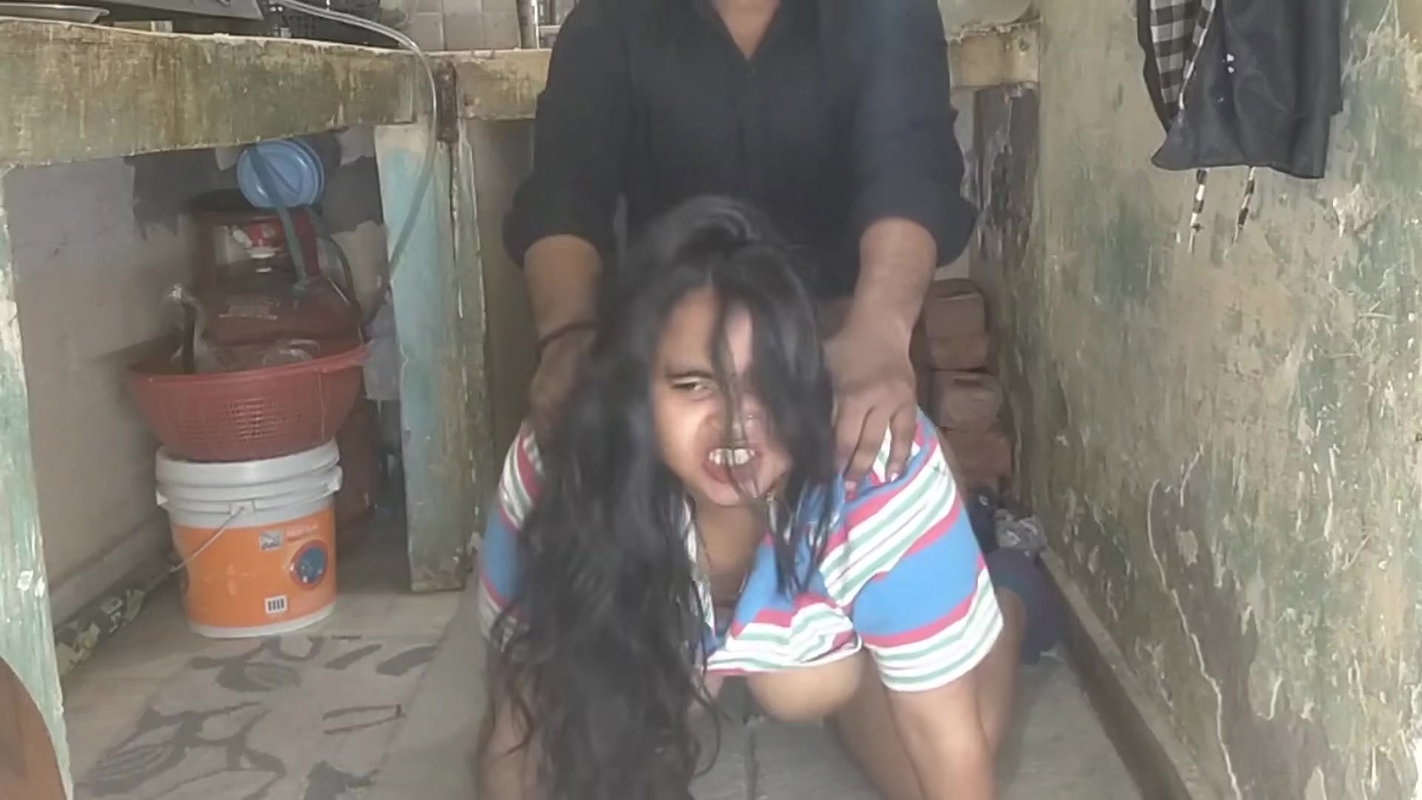 Horny Stepdaughter Couldn’t Oppose Stepdad’s Big Dick While Stepmom Was Shopping!