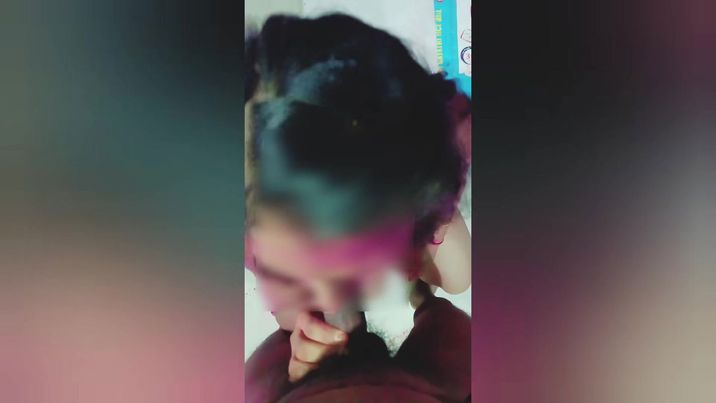 If Desi Bhabhi’s husband did not come home in Holi, then Holi was celebrated with brother-in-law, so brother-in-law sister-in-law.