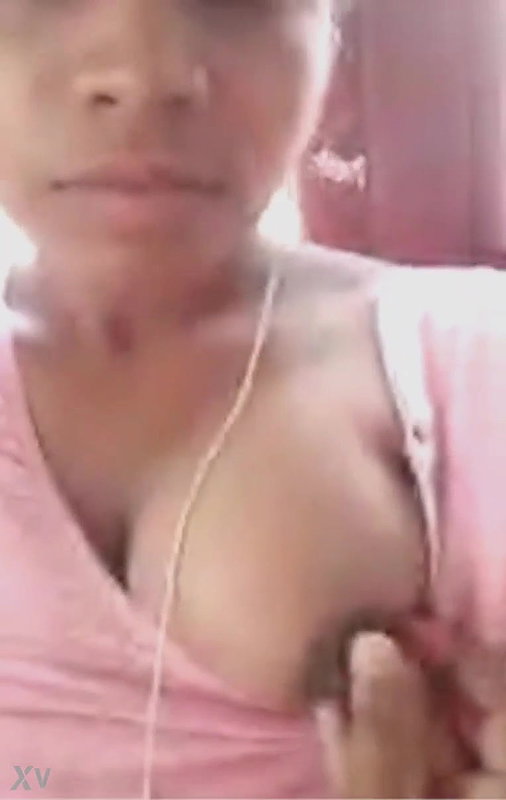 Cute Desi Girl Shows Her Boobs