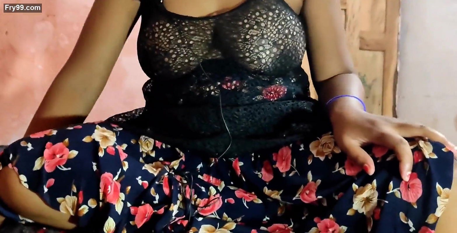 Bahan ne Bhai ko Muth maarte hue dekha