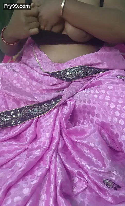 Beautiful bhabi Sruti in sharee , Showing pussy and fingering pussy