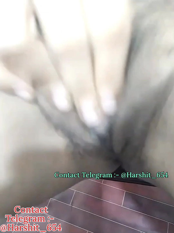 Sexy_lailabhabhi private show spreading both holes