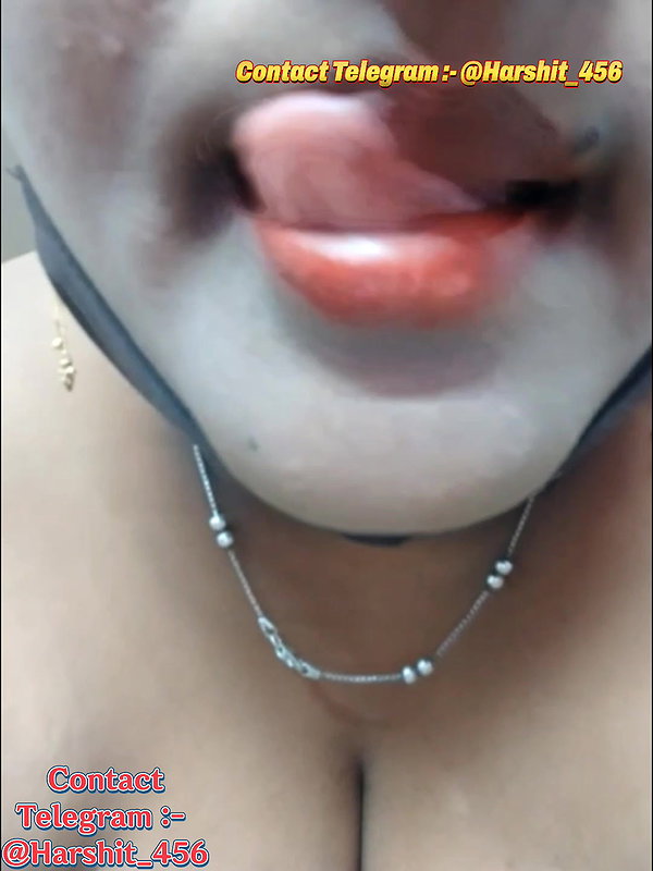 Saritha_c private show spreading pussy hole