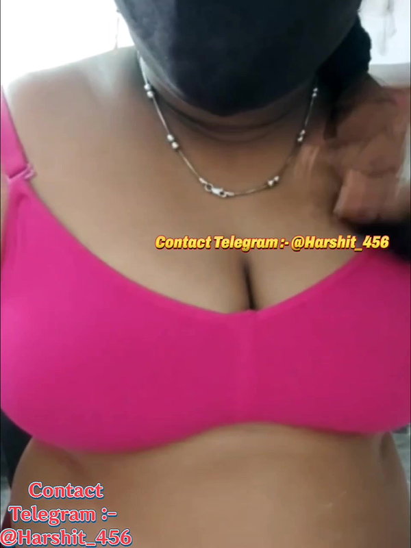 Saritha_c private show oussy fingering1