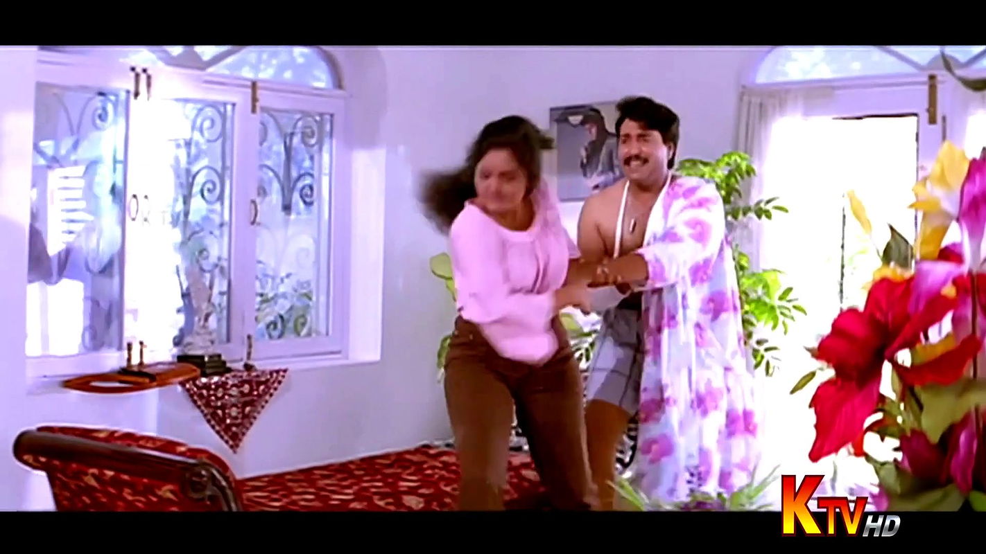 Shruthi ‘s hot balls – kalki