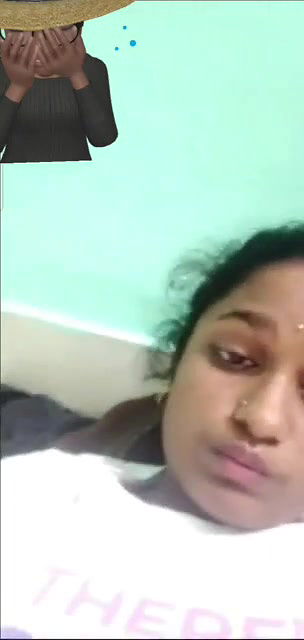 Sexy Desi Girl Shows her Boobs and Pussy On VC