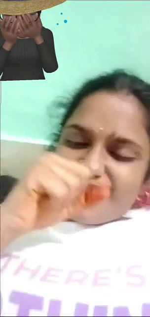 Sexy Desi Girl Shows her Boobs and Pussy On VC