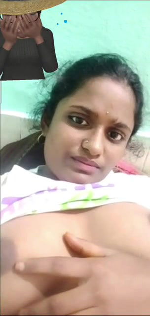 Sexy Desi Girl Shows her Boobs and Pussy On VC