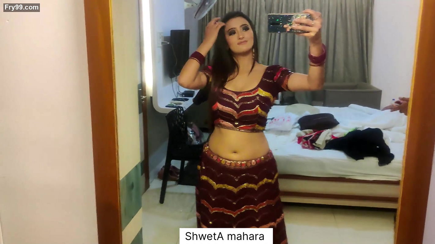 Swetha Mahara Sexy Navel in Costume