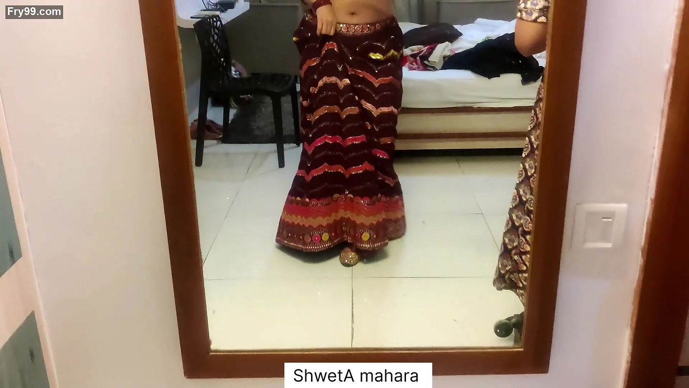 Swetha Mahara Sexy Navel in Costume