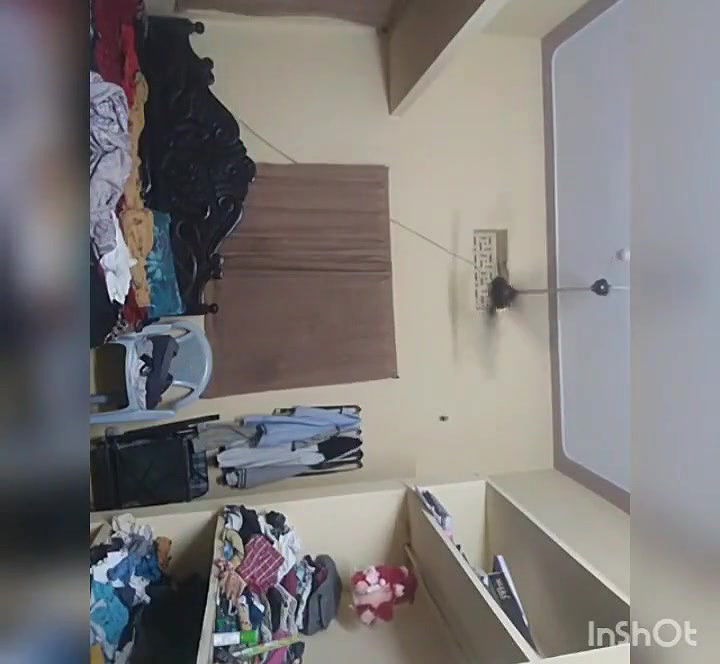 Desi girl recording her nude clip