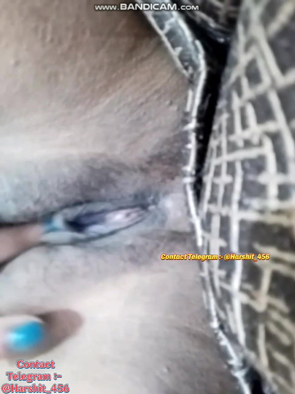 Indian_mahi private show face pussy fingering