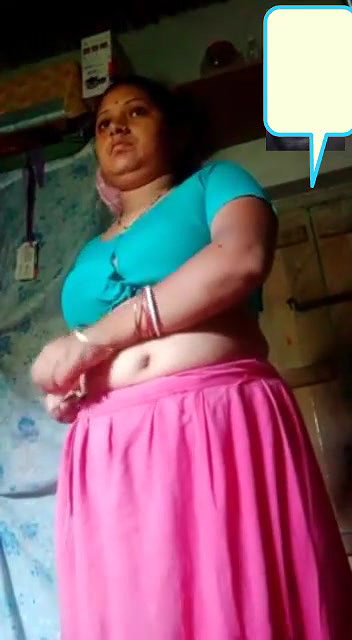Boudi Showing Her Pussy
