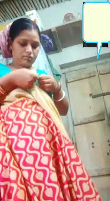 Boudi Showing Her Pussy
