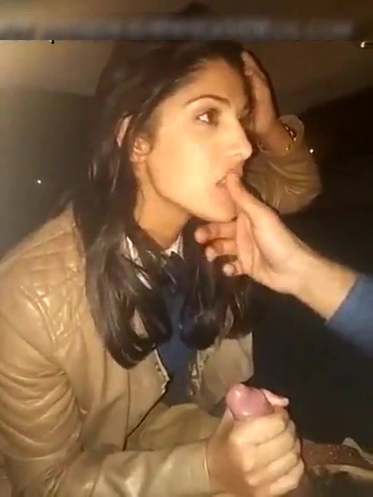 Extremely Hot Delhi College Babe Viral Video