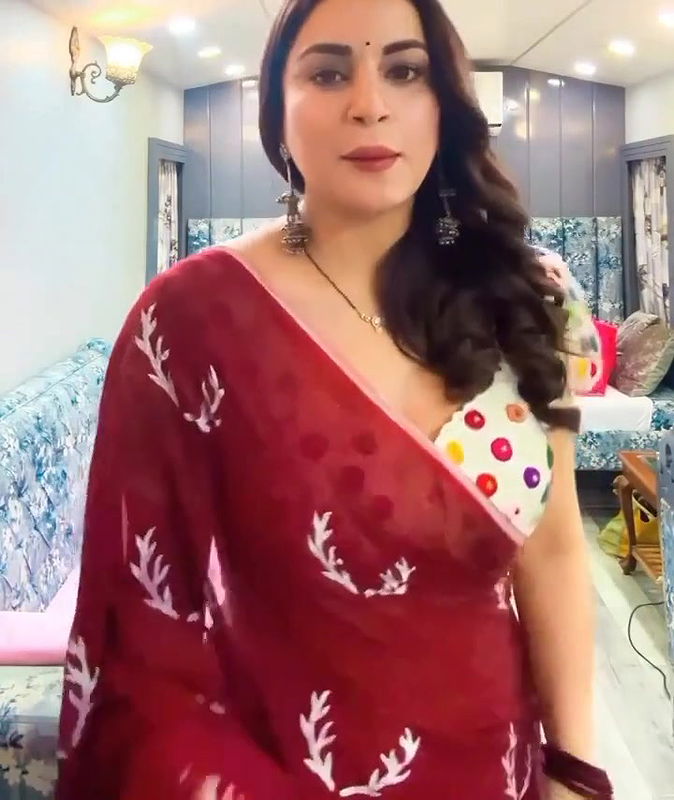 Shraddha Ke Hot Aur Mote Melons