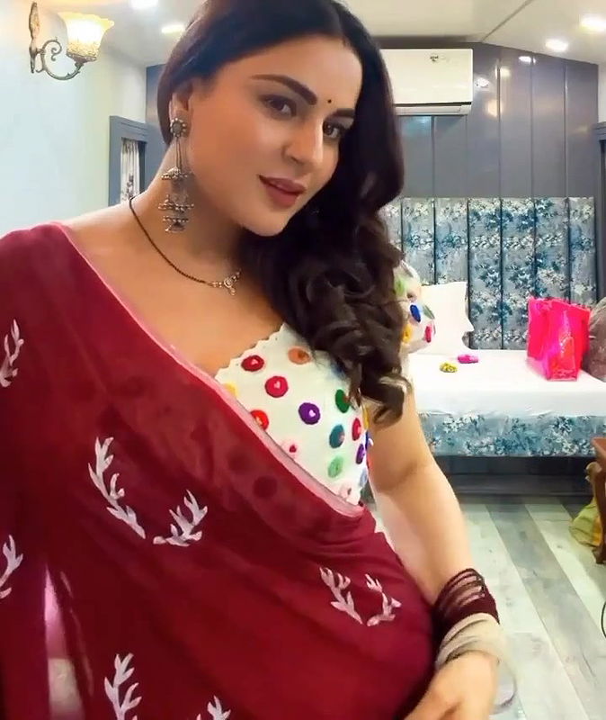 Shraddha Ke Hot Aur Mote Melons