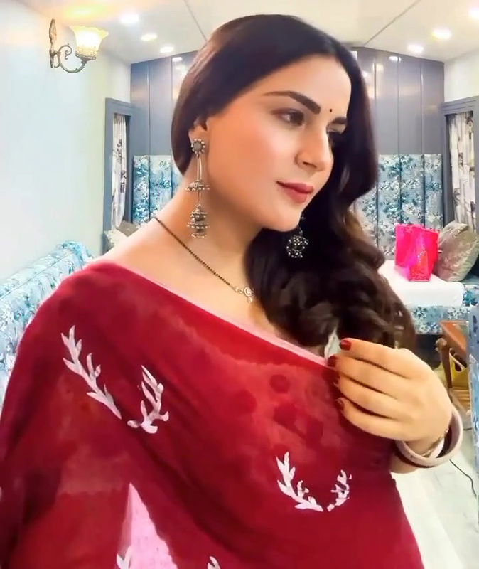 Shraddha Ke Hot Aur Mote Melons