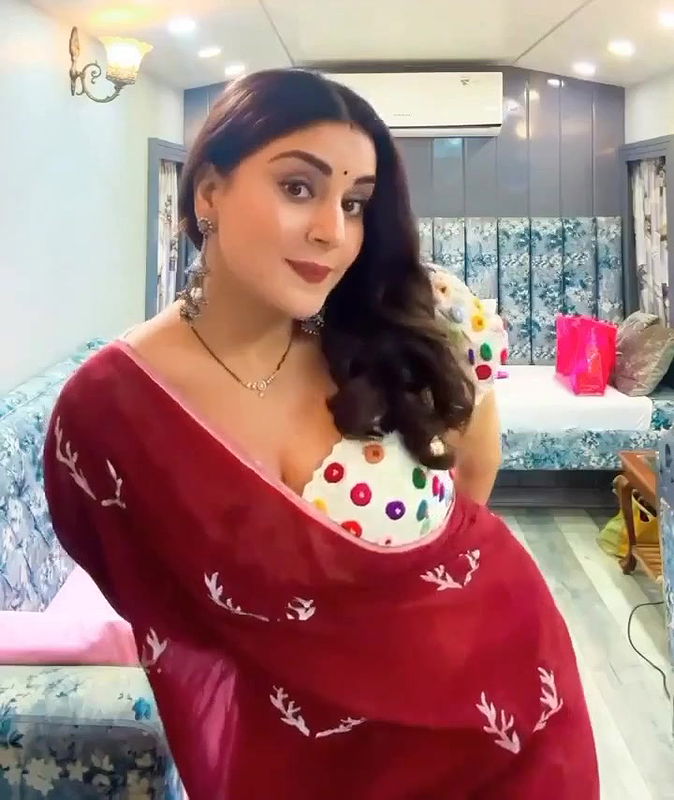 Shraddha Ke Hot Aur Mote Melons