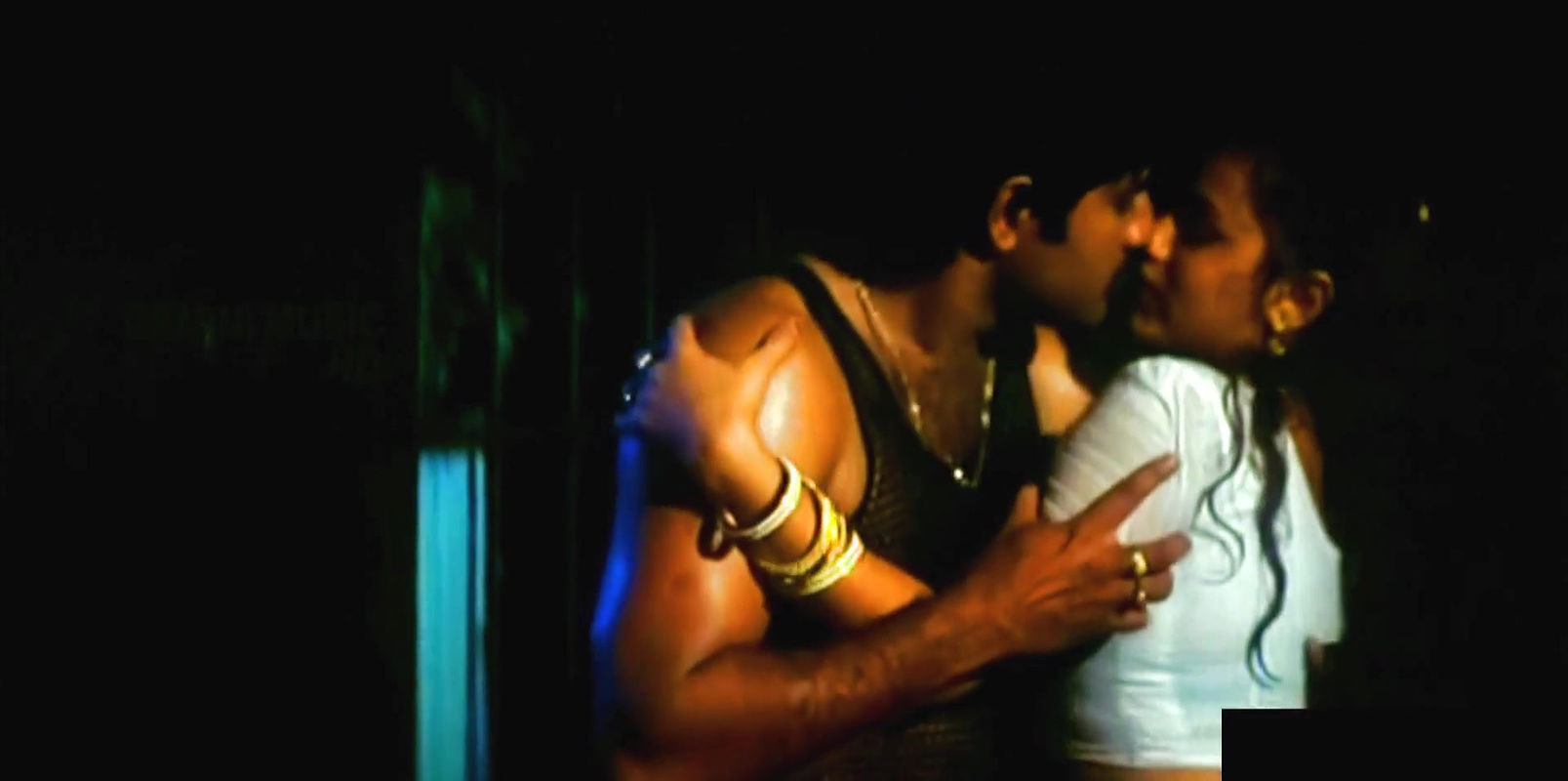 Ooha / Shivaranjini ‘s steamy night – Edited & remixed