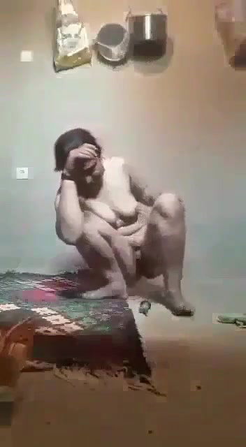 Unsatisfied Bhabi Masturbating
