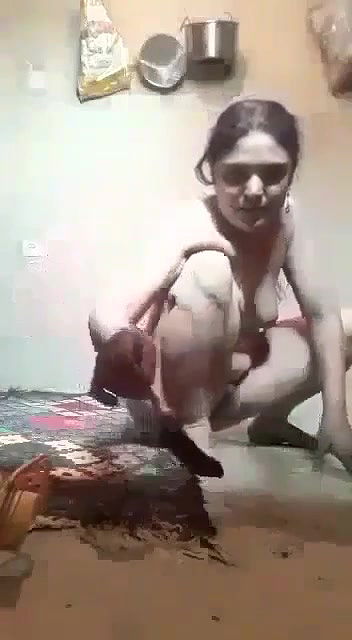 Unsatisfied Bhabi Masturbating