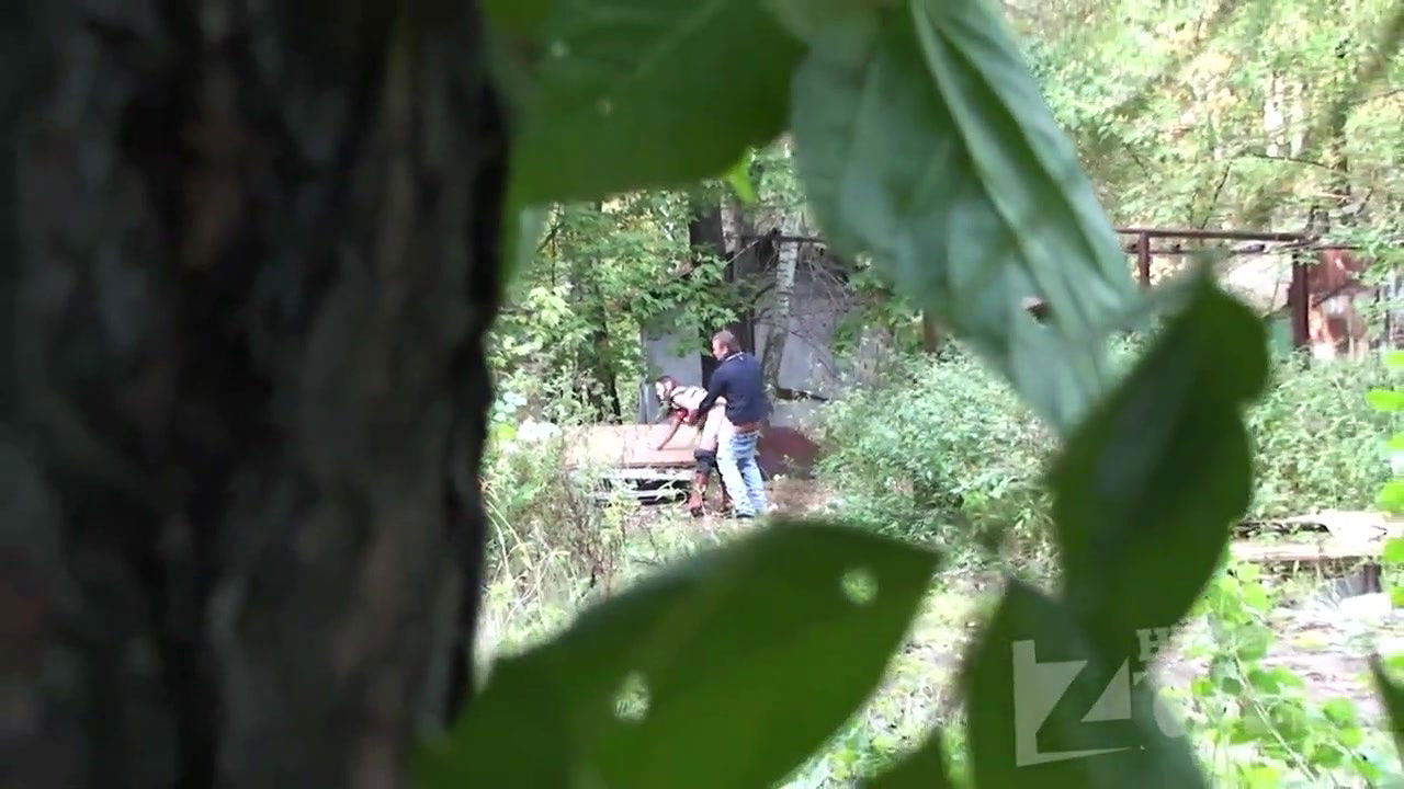 Amateur sex with russian prostitute in the park