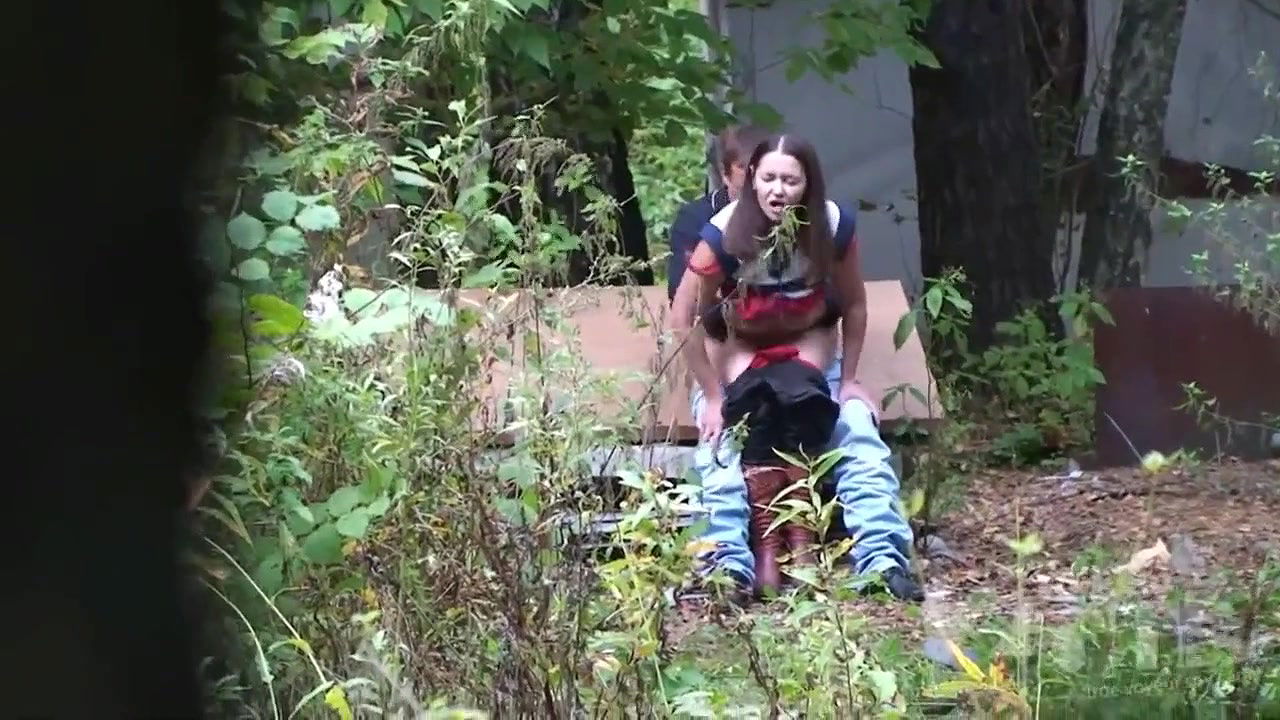 Amateur sex with russian prostitute in the park