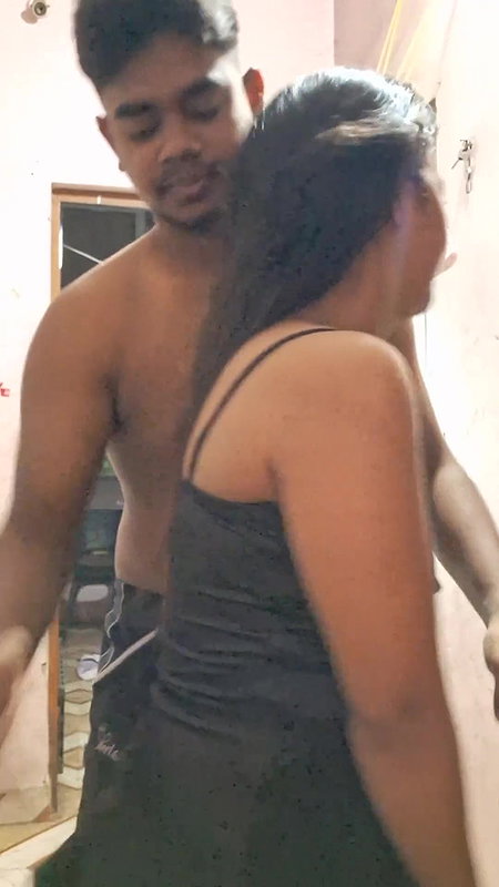 relaxing in her room and her older step brother puts his cock in her mouth – homemade porn