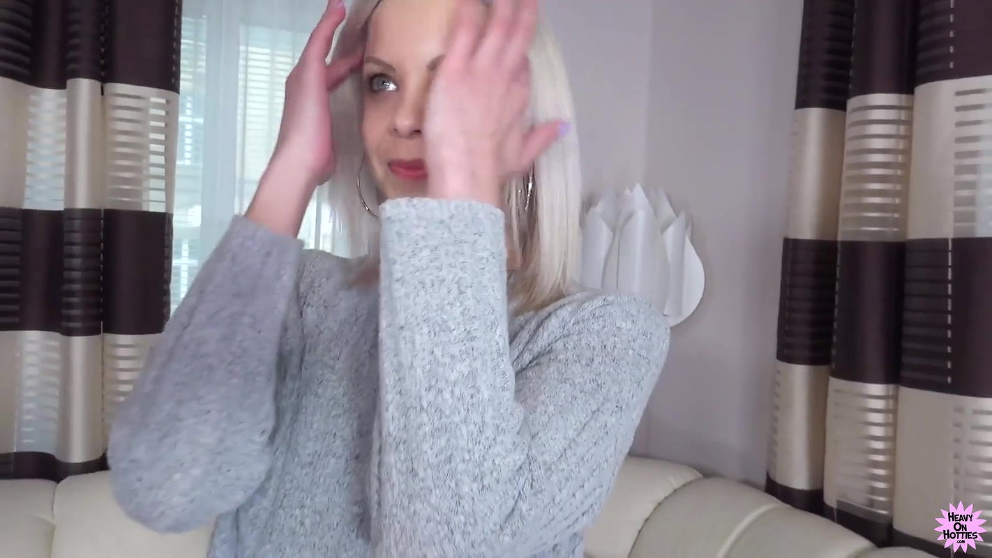 Blonde babe Julia Parker gags on cock