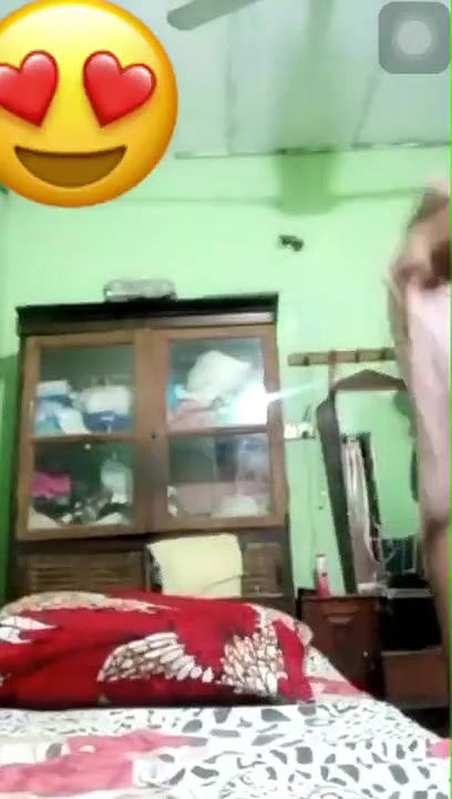 Desi sexy village bhabi big boobs on cam