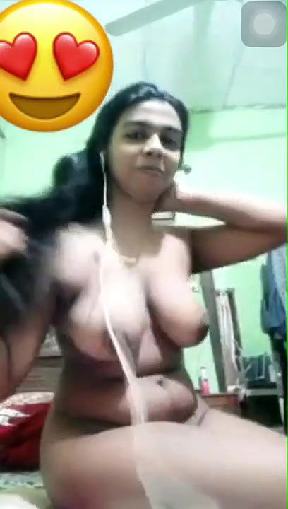 Desi sexy village bhabi big boobs on cam