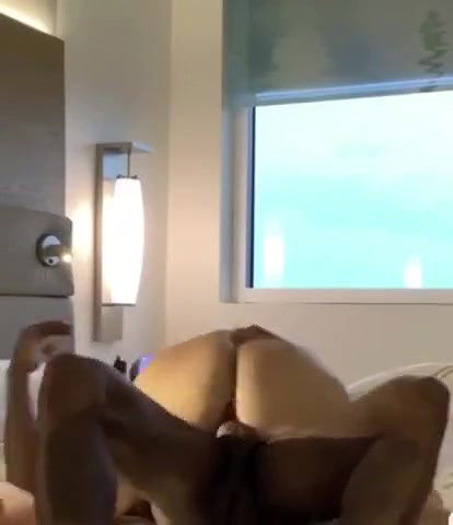 Big ass Cheating Wife ciming hard wuth scream on BBC (1)