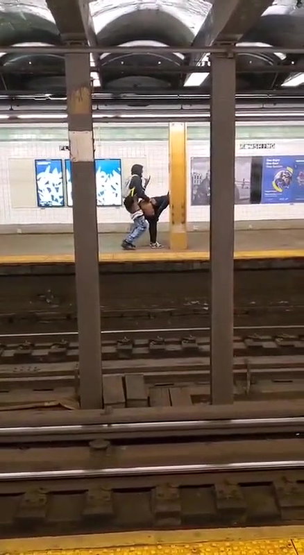 Couple Caught Fucking on Metro station