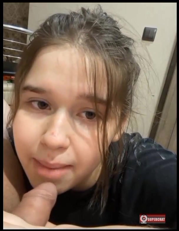 CUTE GIRL BLOWJOB WITH CUTE EXPRESSION