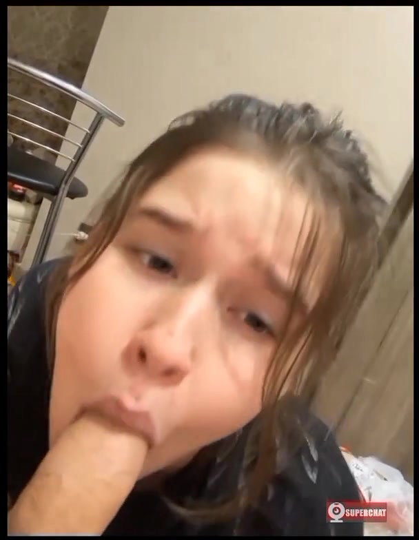 CUTE GIRL BLOWJOB WITH CUTE EXPRESSION