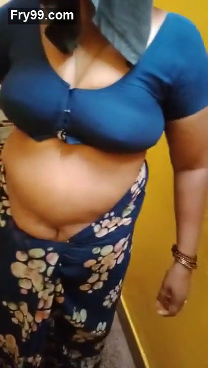 Tamil big boobs aunty change