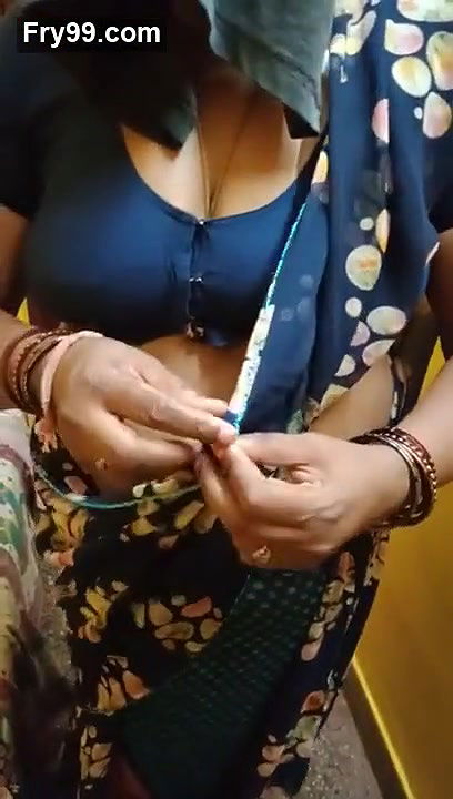 Tamil big boobs aunty change