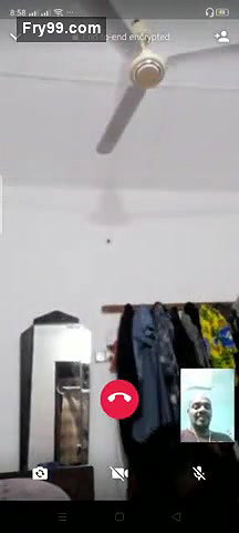 Sexy Lankan Girl Showing Her Boobs on Vc