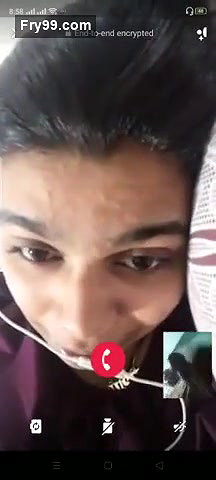 Sexy Lankan Girl Showing Her Boobs on Vc