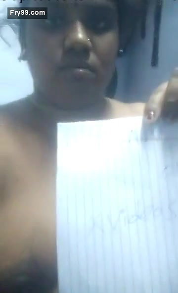 Tamil Wife Showing her Big Boobs