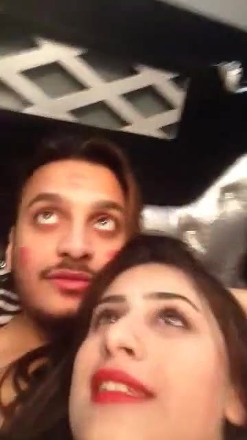 hot babe with lover boobs show