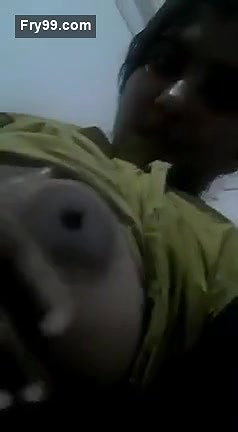 Tamil Bhabhi Boobs Show