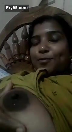 Tamil Bhabhi Boobs Show